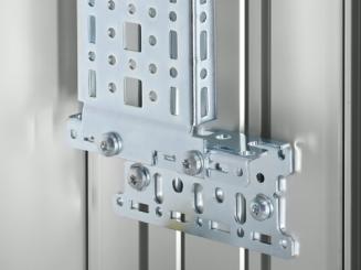 Montagewinkel für Innenausbau, zum Einbau von System-Chassis und Montagestegen 